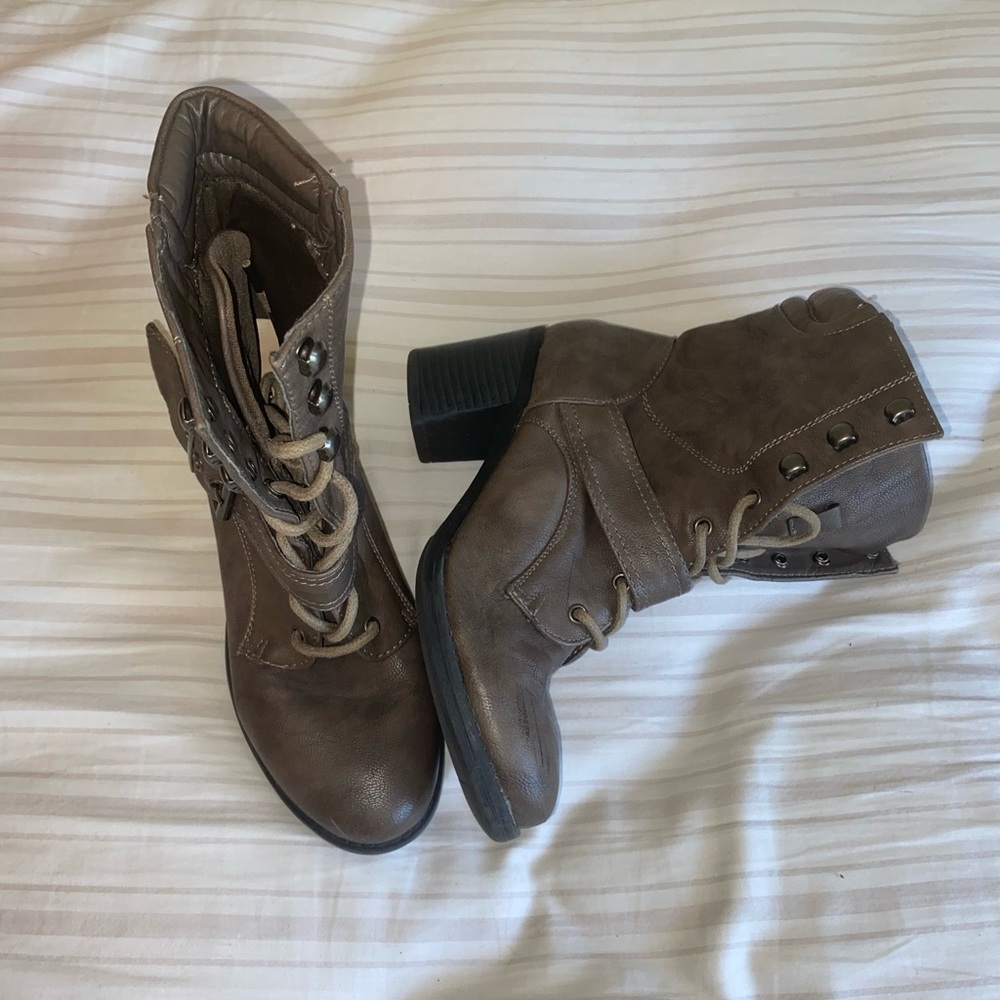 Heeled boots